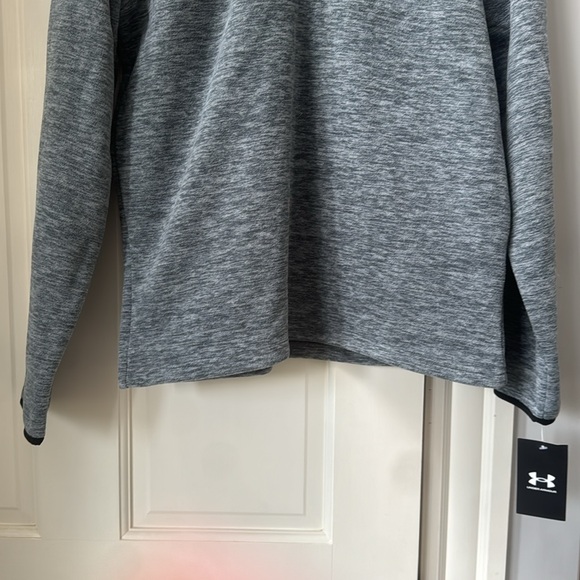 YXL Under Armour 1/4 Zip Gray/Black Mock Neck Fleece - Picture 3 of 4